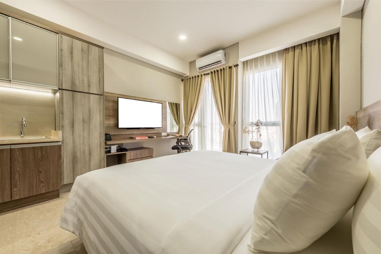 Grande Valore Hotel Cikarang Exterior photo