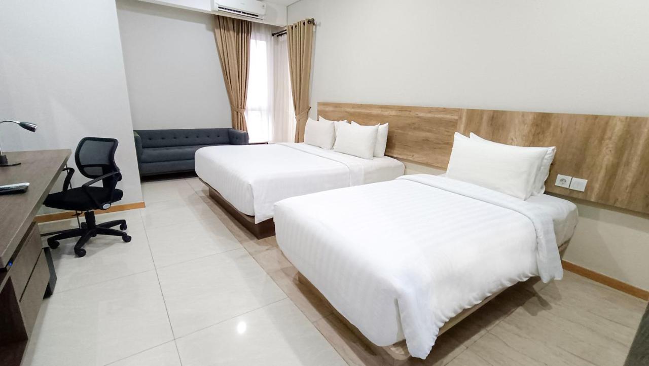 Grande Valore Hotel Cikarang Exterior photo