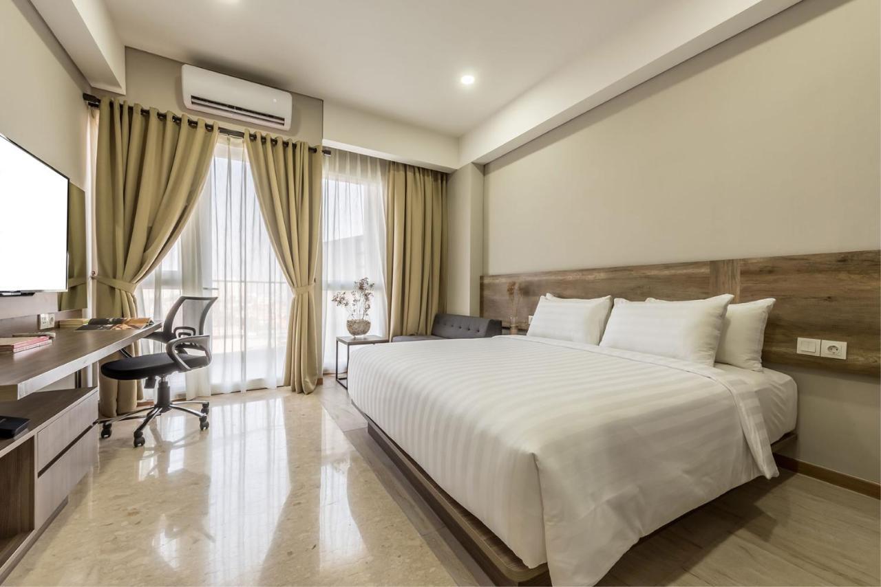 Grande Valore Hotel Cikarang Exterior photo