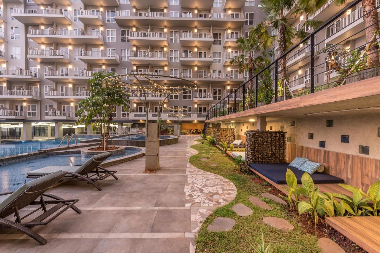 Grande Valore Hotel Cikarang Exterior photo